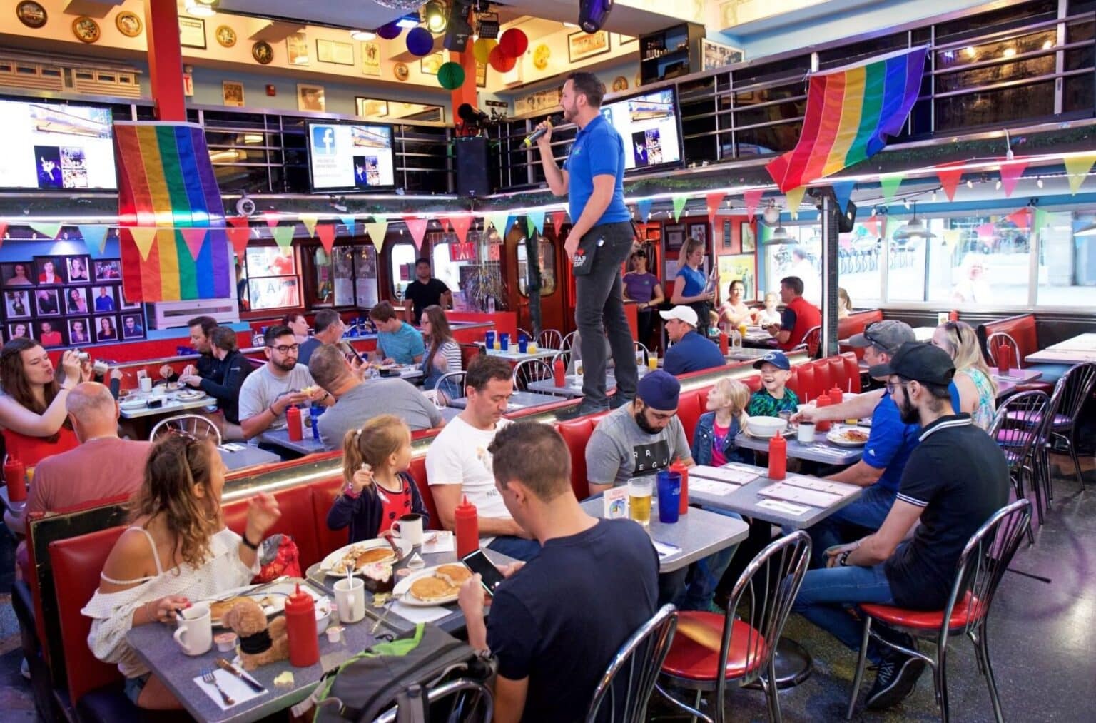 Ellen's+Stardust+Diner