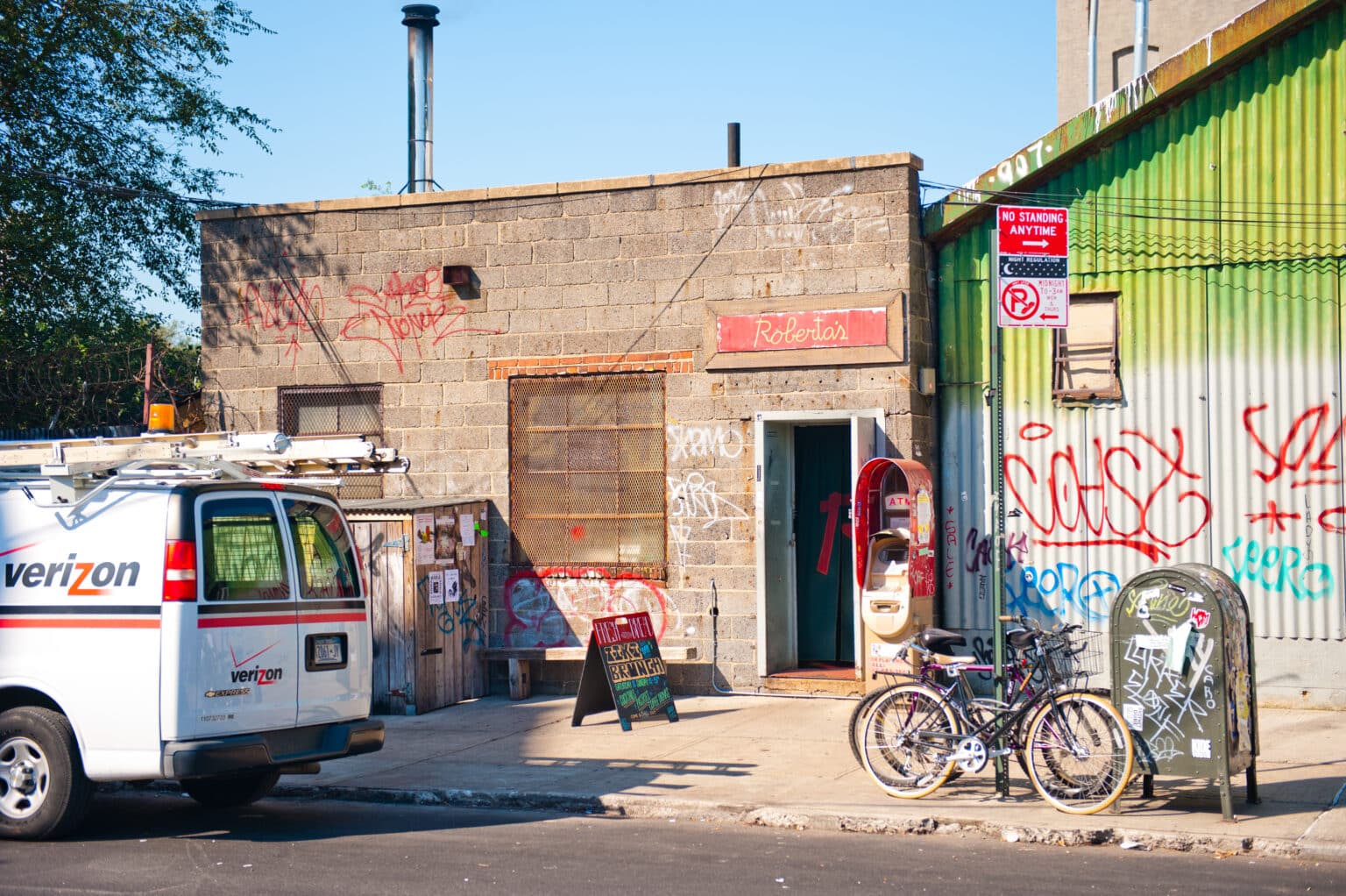 Robertas Pizza Bushwick