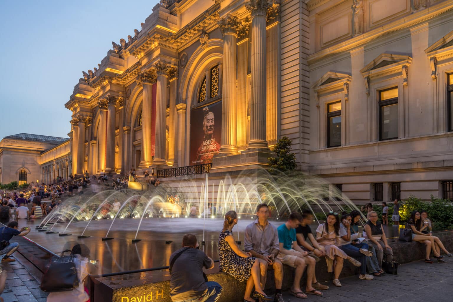 Metropolitan Museum of Art at night