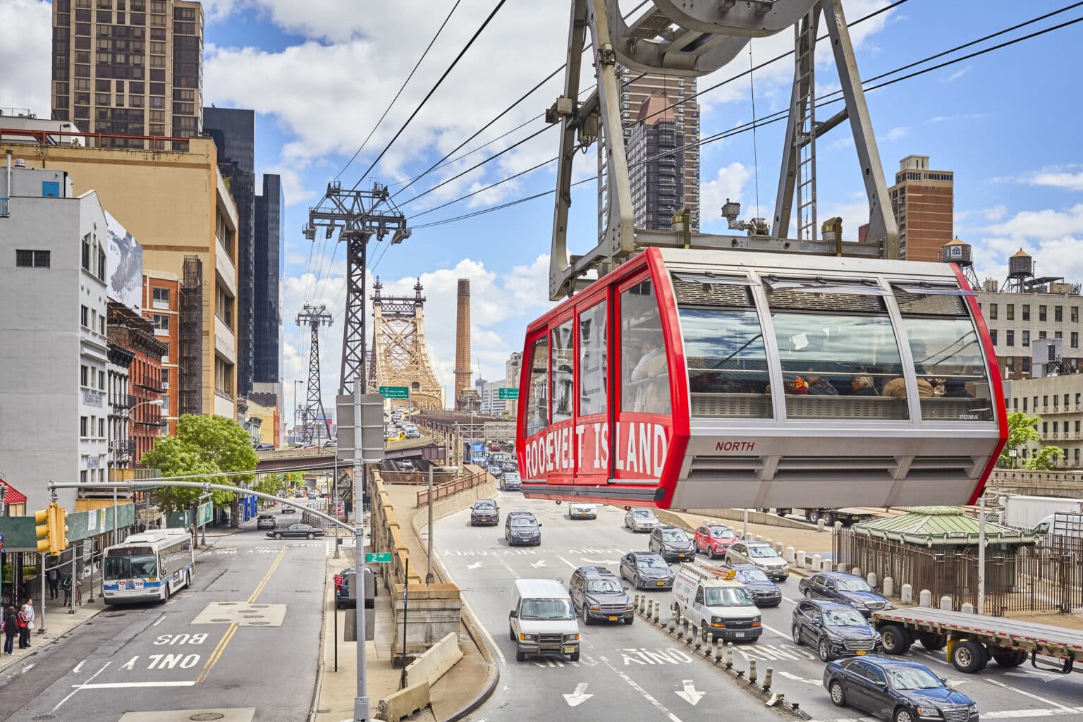 Cable car arrives at Manhattan station.
