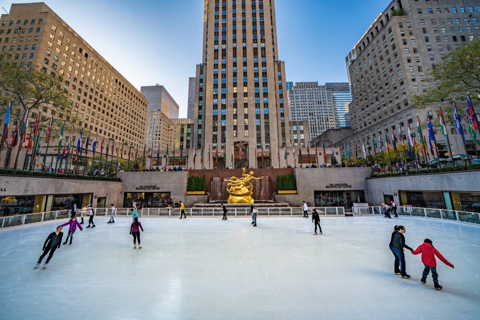 People ice skating at the Rockefeller Center