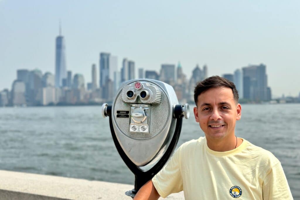Ellis-Island-vue-skyline-Manhattan
