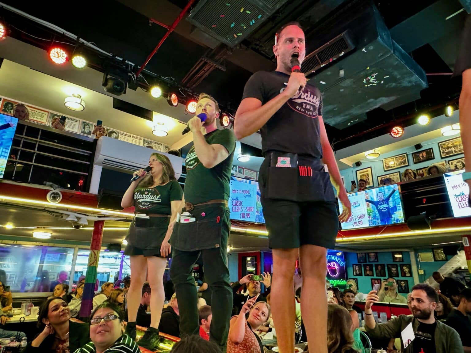 Ellen's Stardust Diner 4