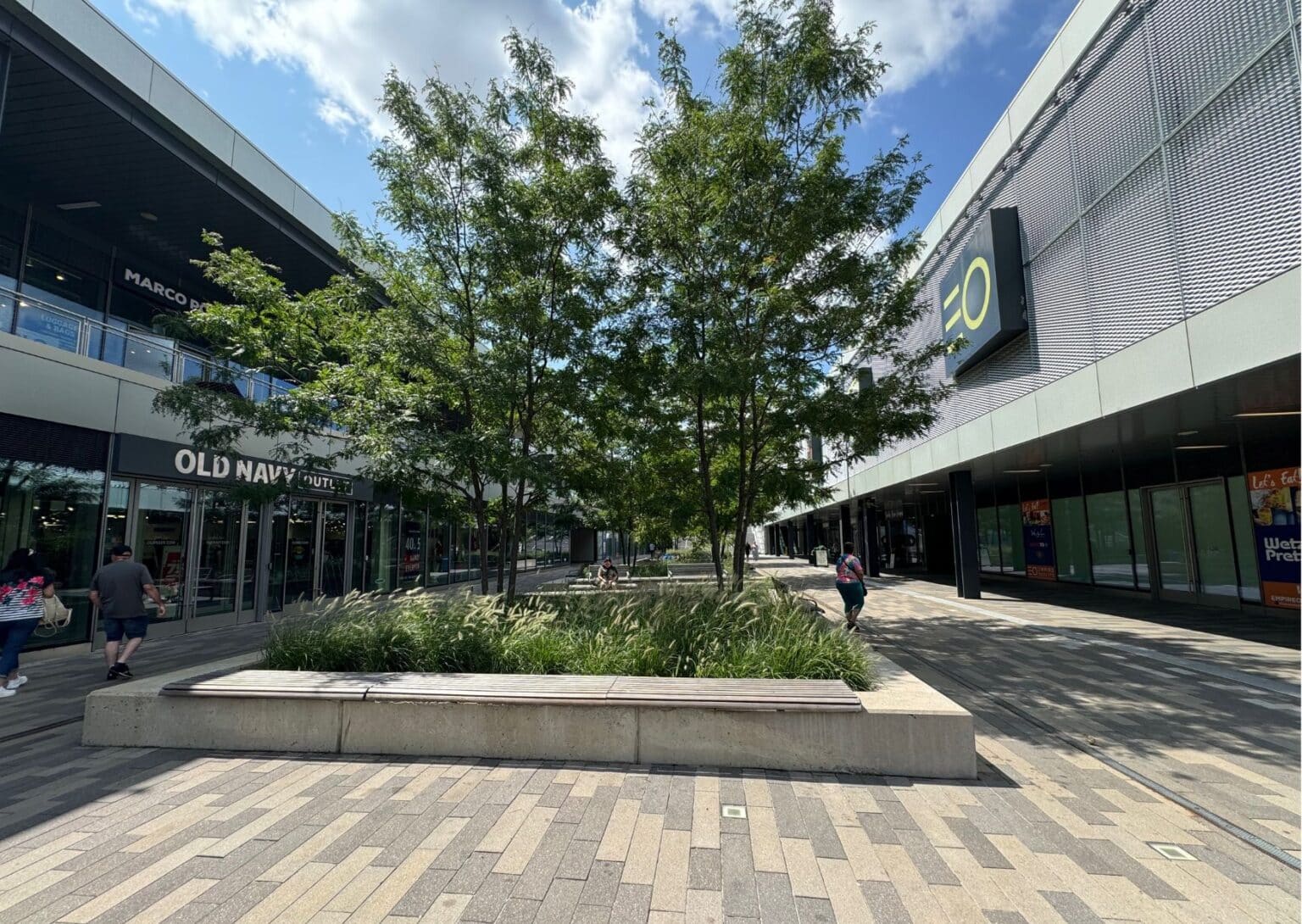 Empire Outlet 2