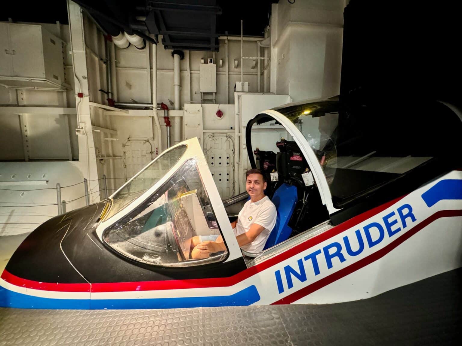Gary simulateur cockpit intruder A-6