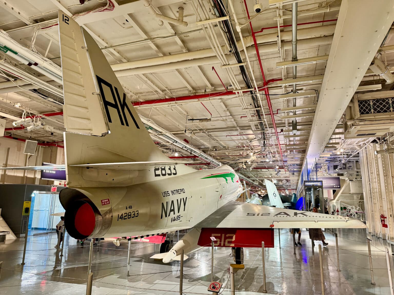 Intrepid Sea Air Space interieur 2
