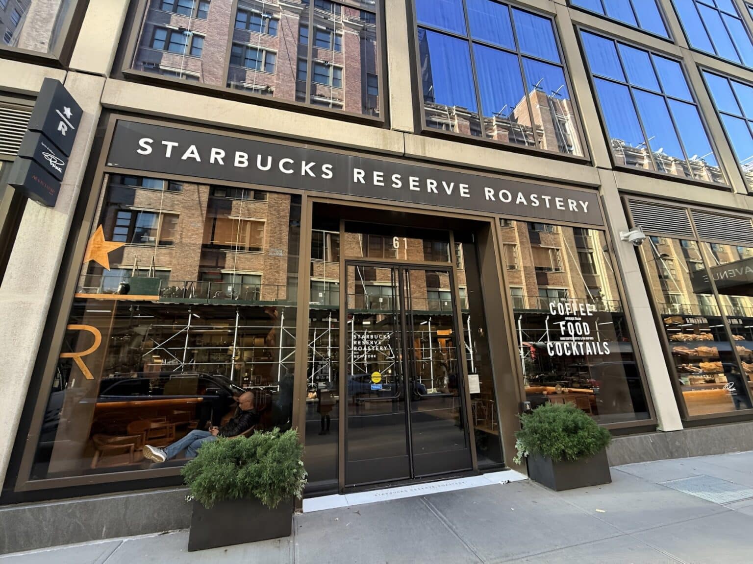 Starbucks Reserve Roastery New York exterieur