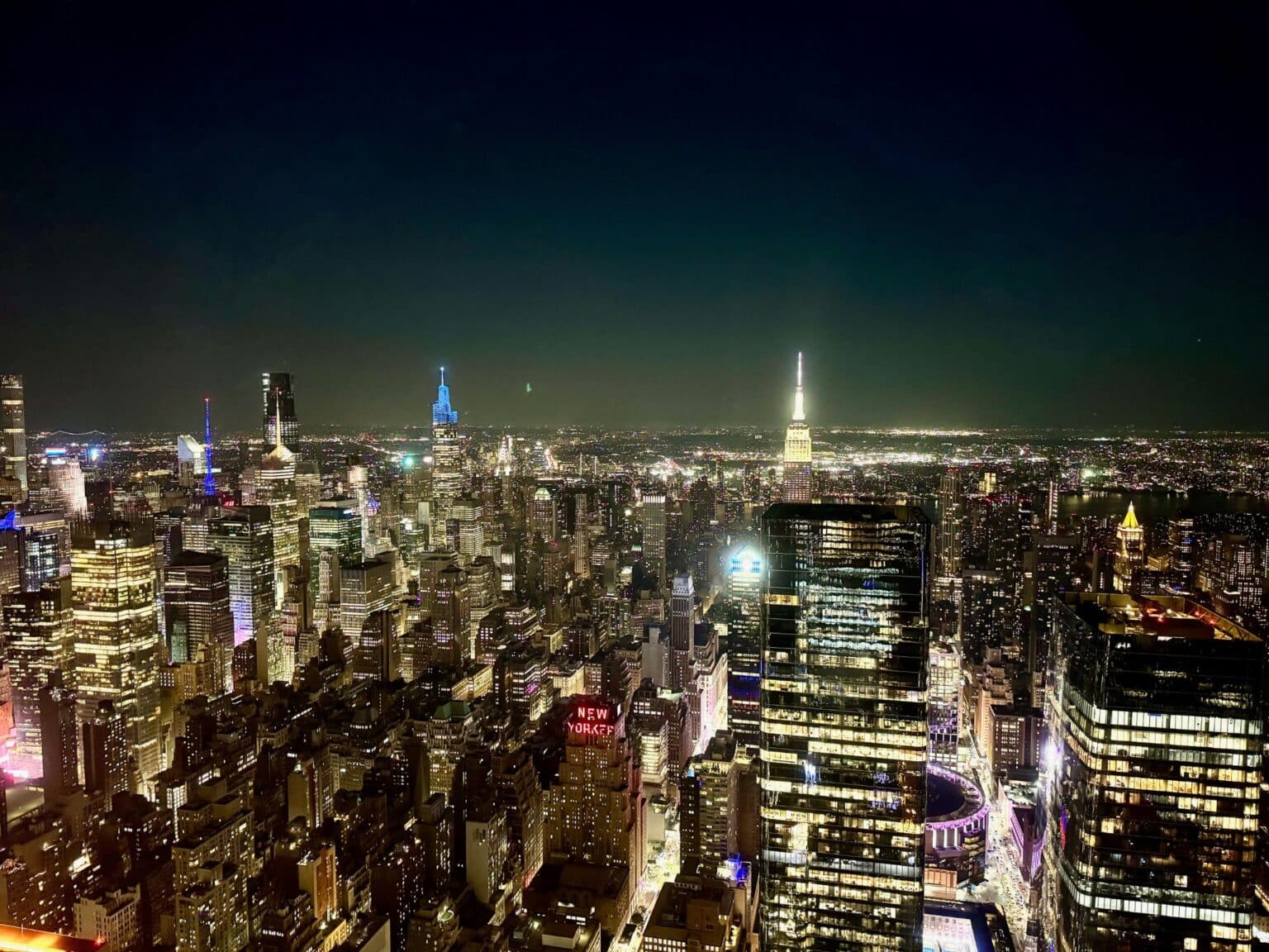 Vue sur Midtown depuis The Edge de nuit