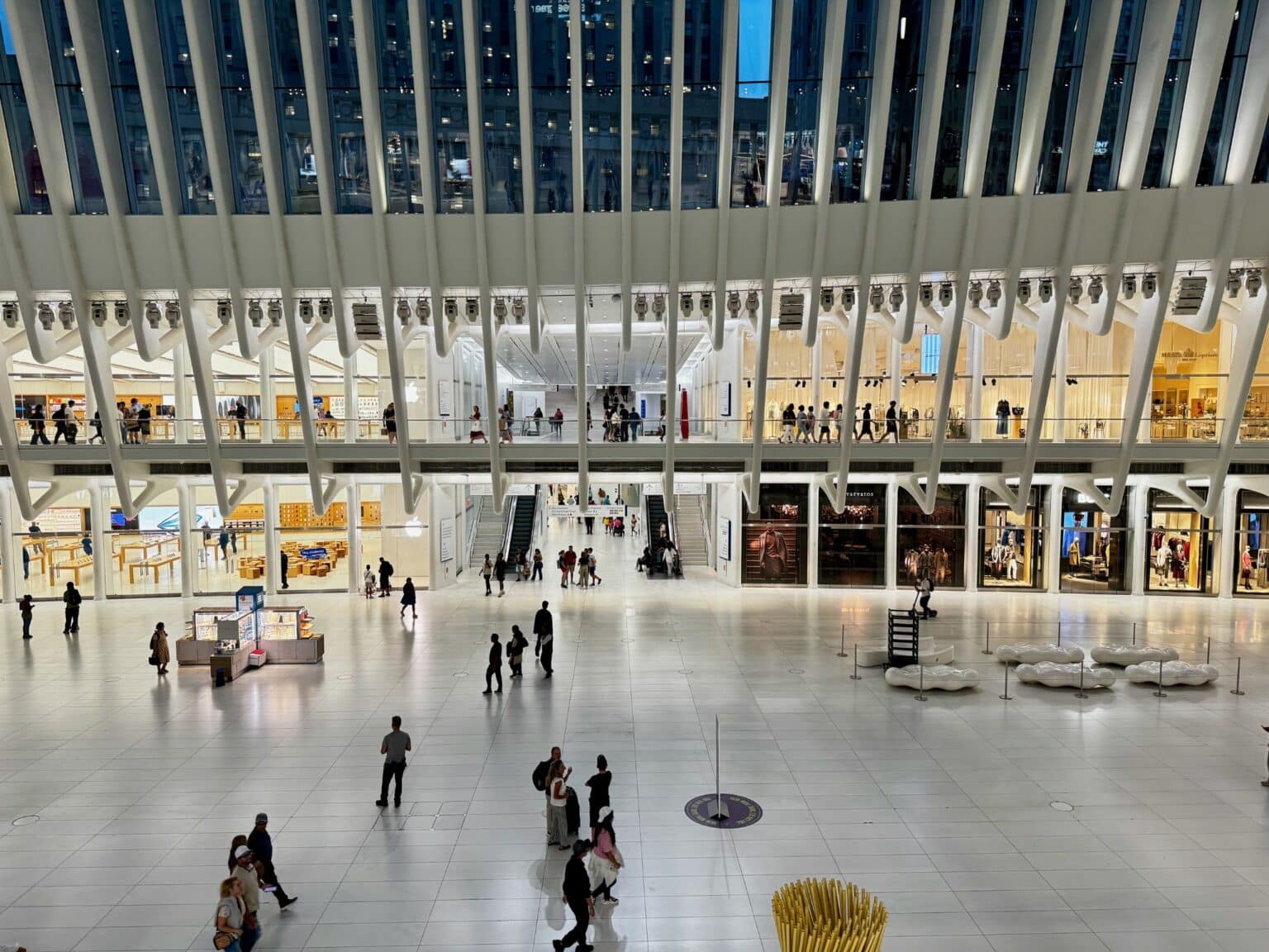 the oculus rez de chaussee