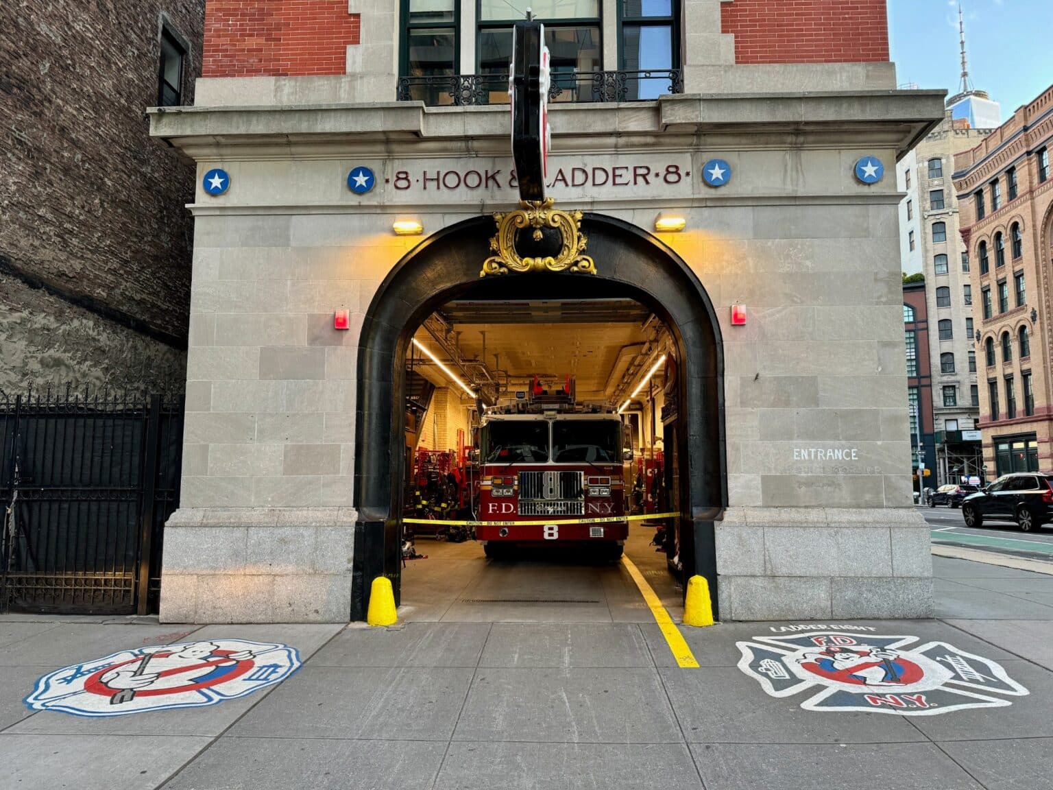 Caserne Hook & Ladder 8