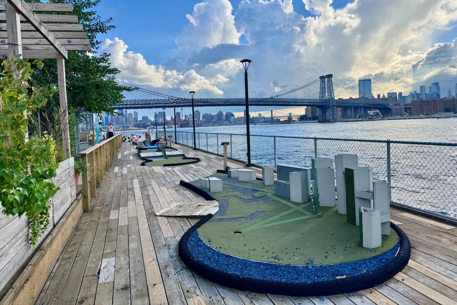 mini golf brooklyn williamsburg domino park